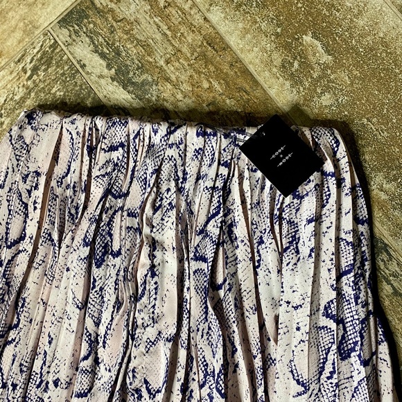 Snake Skin Midi Pleated Skirt - Picture 5 of 8